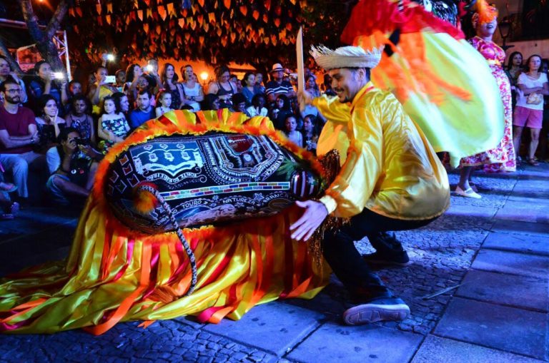 Público lotou o arraial da Praça Nauro Machado ontem