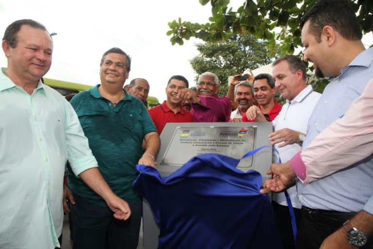 Orla da praia do Araçagi e urbanização no Parque Vitória são entregues