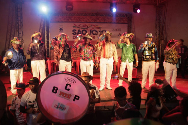 ‘Encontro de Gigantes’ reúne Cantadores no São João