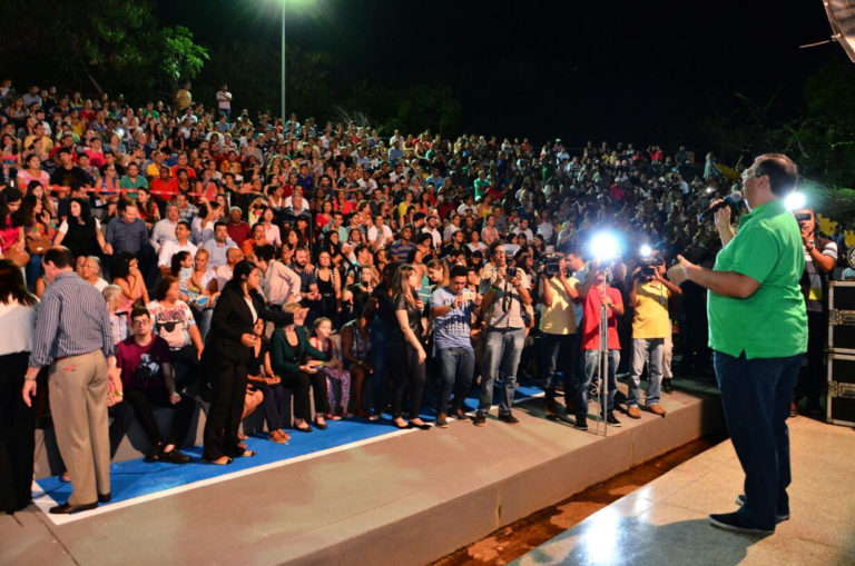 Concha Acústica é reinaugurada com festa