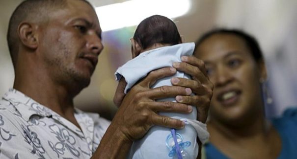 Cientistas encontram marcadores para microcefalia causada por zika