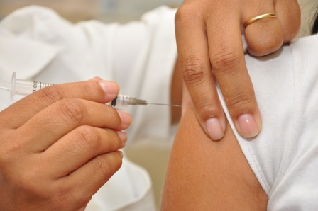 Ministerio da saude e secretaria de estado da saude reforcam a importancia de se vacinar