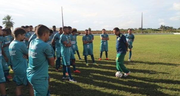 Sampaio tem sete pendurados para duelo contra o CSA