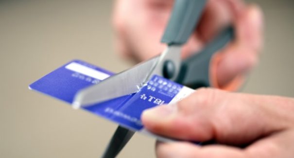 5 dicas para sair das dívidas e guardar dinheiro