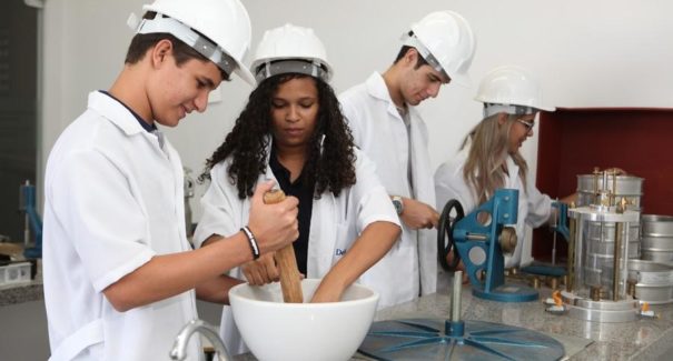 Faculdade oferece cursos gratuitos para período das férias