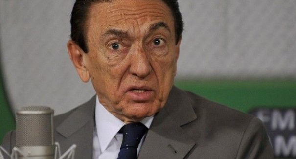 Edison Lobão defende ex-presidente Lula em discurso