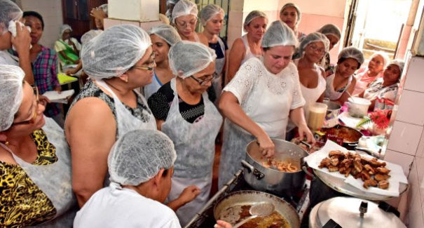 Oficina de Comidas Típicas faz sucesso entre moradores do bairro da Alemanha