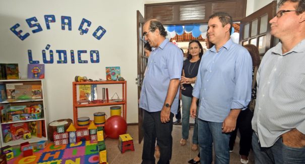 Duas escolas reformadas são entregues no Planalto Vinhais