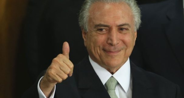 Temer exonera dez ministros para participarem de sessão na Câmara