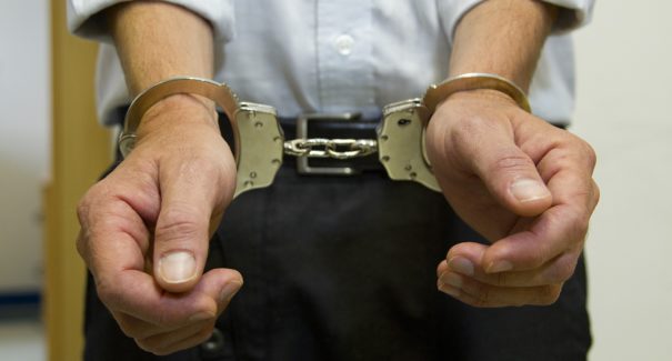 Homem é preso em flagrante por agredir fisicamente a companheira