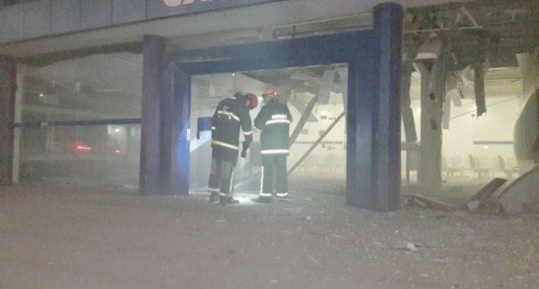 Quadrilha explode agência da Caixa em Timon