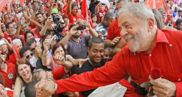 Lula encerra caravana do Nordeste com ato em São Luís
