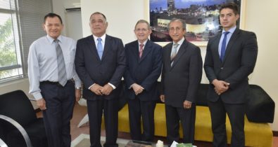 Representantes do TJ e TRE divulgam curso para servidores