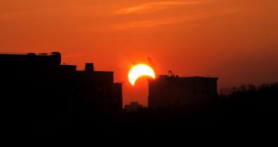 ‘Quintal Planetário’ promove observação de Eclipse Parcial do Sol
