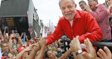 Grato à Sarney, Lula põe em cheque aliança com Dino