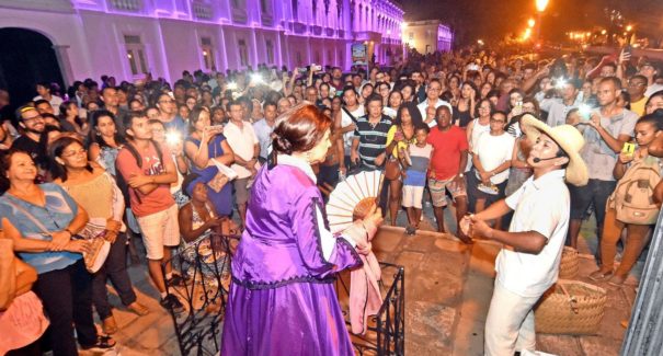 Passeio Serenata encanta turistas e moradores de São Luís