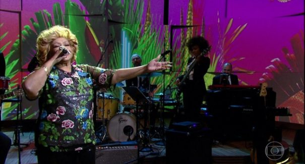 “Fui salva pela espiritualidade”, diz cantora Alcione