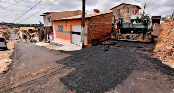 Prefeitura realiza obras de pavimentação no Anjo da Guarda