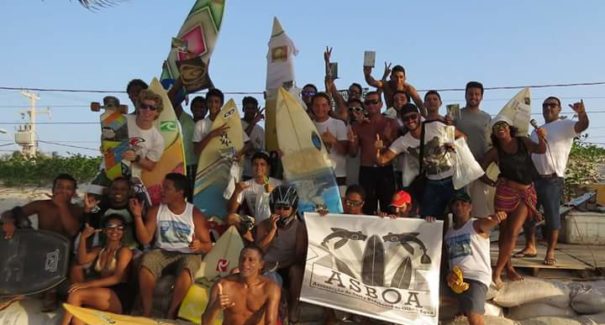 Surfistas se engajam na preservação do meio ambiente