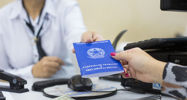 Confira as vagas de emprego disponíveis nesta segunda-feira