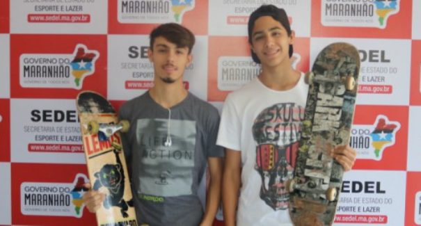 Skatistas participam do campeonato Rei