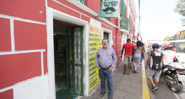 O Garoto do Bigode: de ex-radialista a mito do comércio