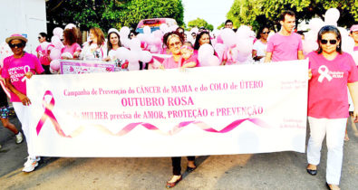 Caminhada Rosa faz alerta para câncer de mama