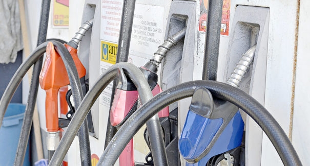 Combustíveis sofrem novo aumento nas refinarias