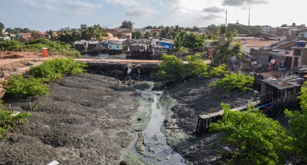 Os dois principais rios de São Luís sofrem com poluição