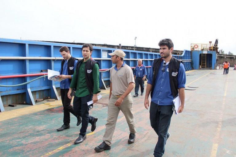 Empresas são notificadas por conta de tarifas do ferry-boat
