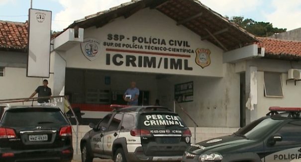 Feto é encontrado dentro de lixeira por moradores do Coroadinho