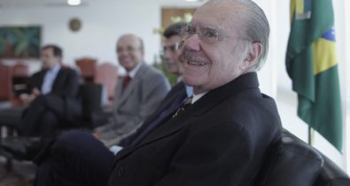 José Sarney é internado em hospital em Brasília