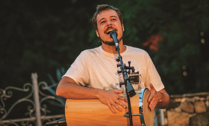 João Cavalcanti faz show pela primeira vez em São Luís