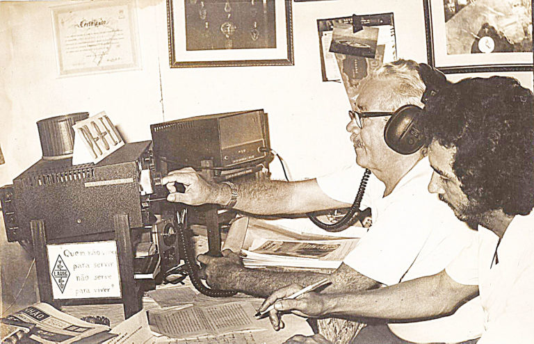 Hoje é comemorado o dia do radialista