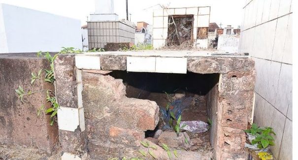 Túmulos abandonados são uma realidade frequente