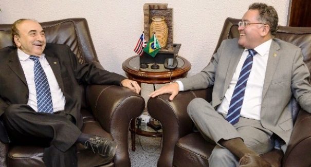 Diretório nacional acata intervenção e PSDB local prepara-se para guerra judicial