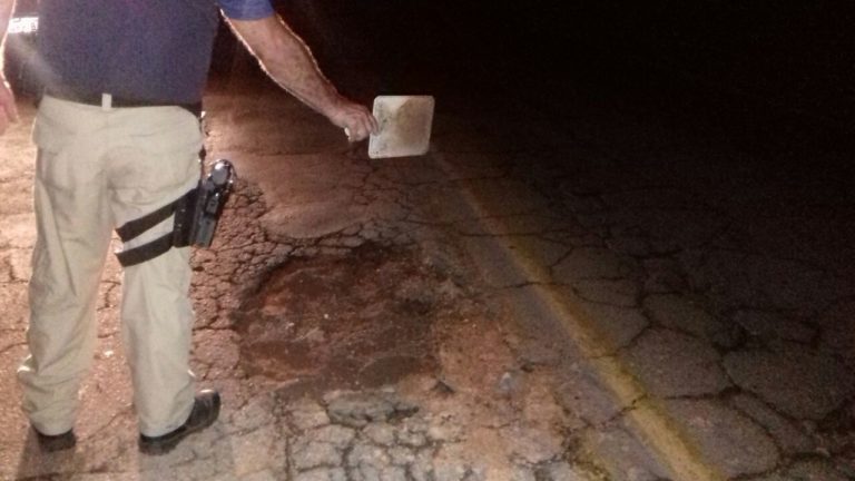 Buracos provocam transtornos no Campo de Peris