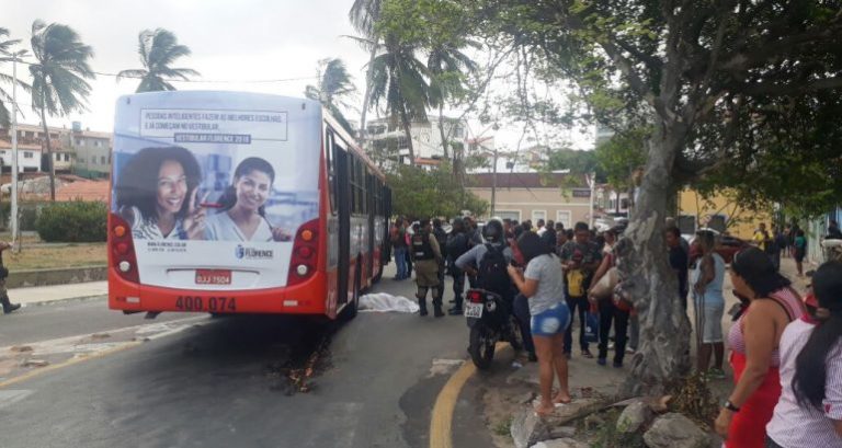 Idosa morre atropelada na Beira Mar
