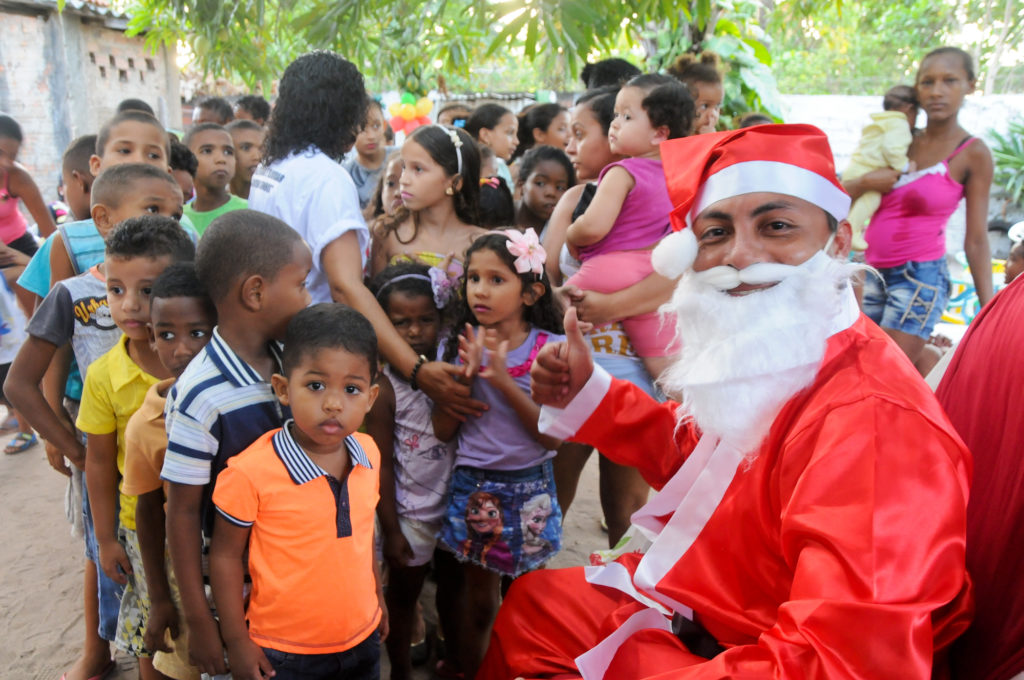 O encanto mágico das doações de Natal