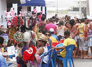 Moradores do centro aproveitam período de Carnaval para faturar