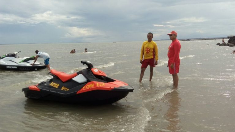 Embarcação com 14 pessoas é encontrada na Baía de Ribamar