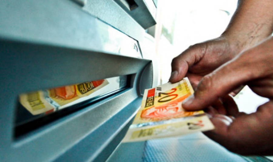 Depósitos superam saques na poupança