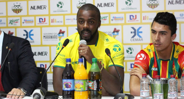 Goleiro do fica fora do Jogo contra Ponte Preta após lesão na mão
