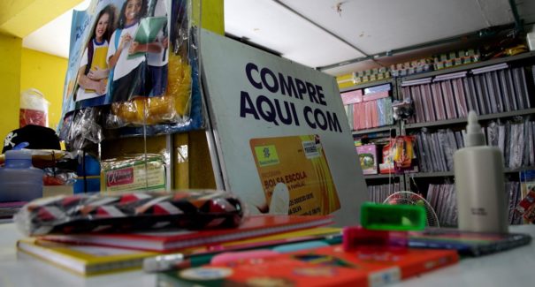 Programa Bolsa Escola movimenta comércio