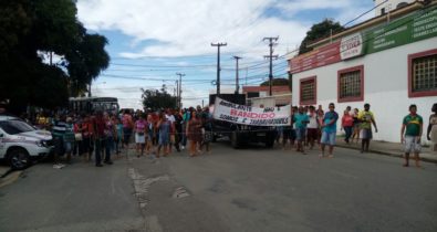 Camelôs da Deodoro protestam na manhã desta segunda-feira