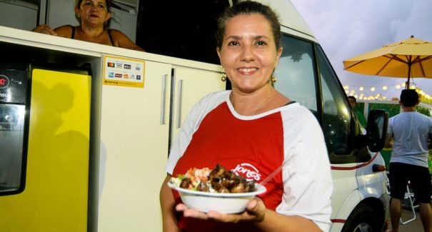 Food Trucks aproveitam momesca folia para lucrar