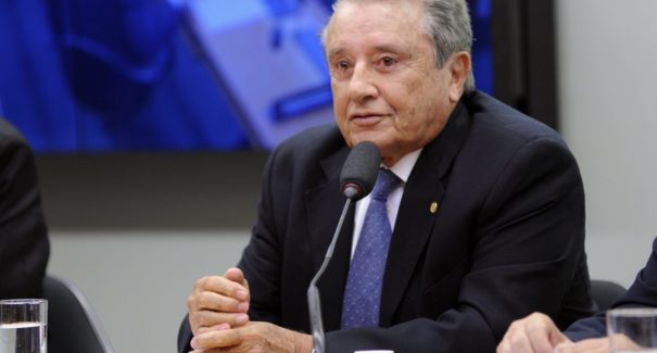 Sem “sacrifícios” dessa vez: José Reinaldo busca apoio de Dino para o Senado