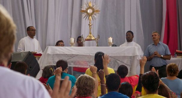 Louvai e Adorai é a opção para católicos