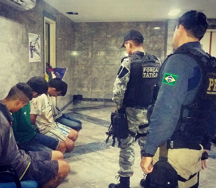 Polícia prende mais quatro envolvidos em sequestro de PM e invasão à PRF