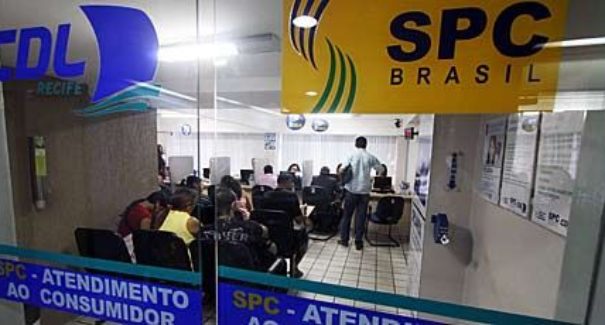 24% dos casos de inadimplência são por empréstimo de nome